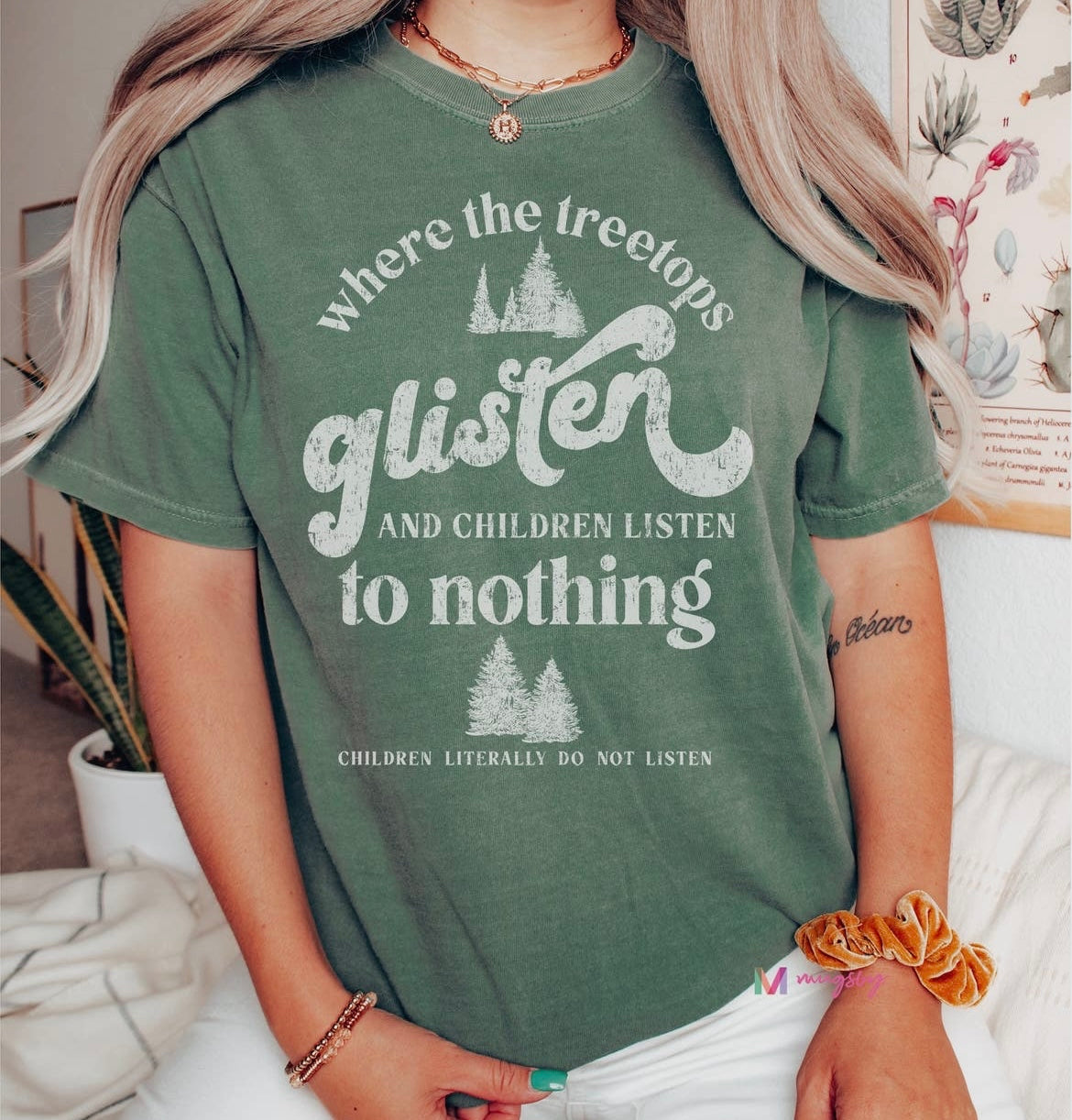 Treetops Glisten Funny Mom Christmas Tee
