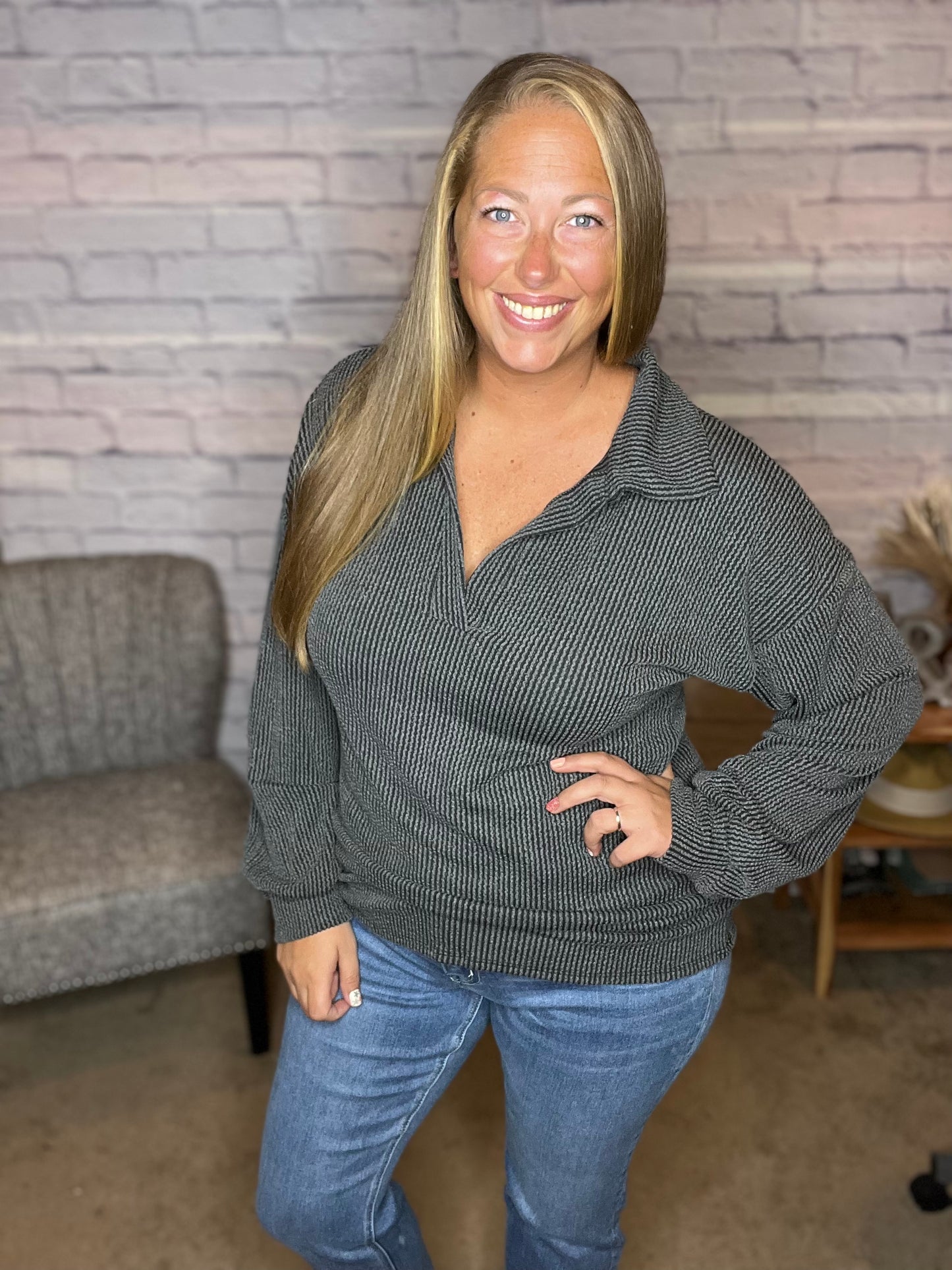 Charcoal Ribbed Split V Solid Top