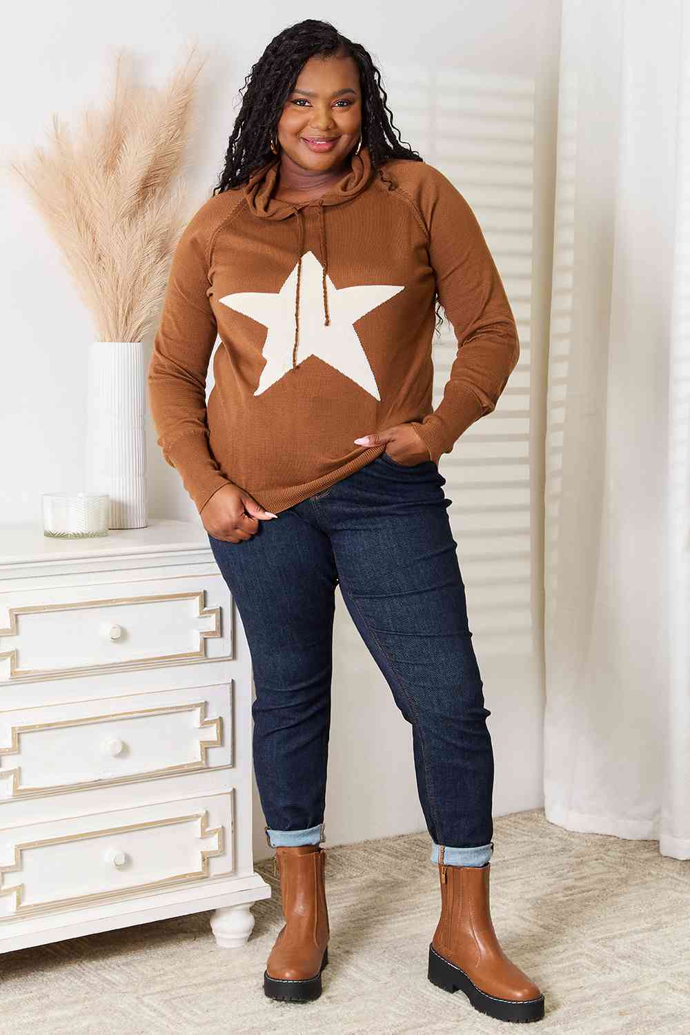Heimish Star Graphic Hooded Sweater - Curvy Girl!