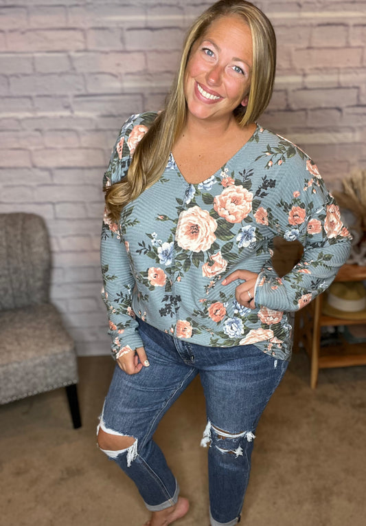 Oh So Pretty Floral Top!
