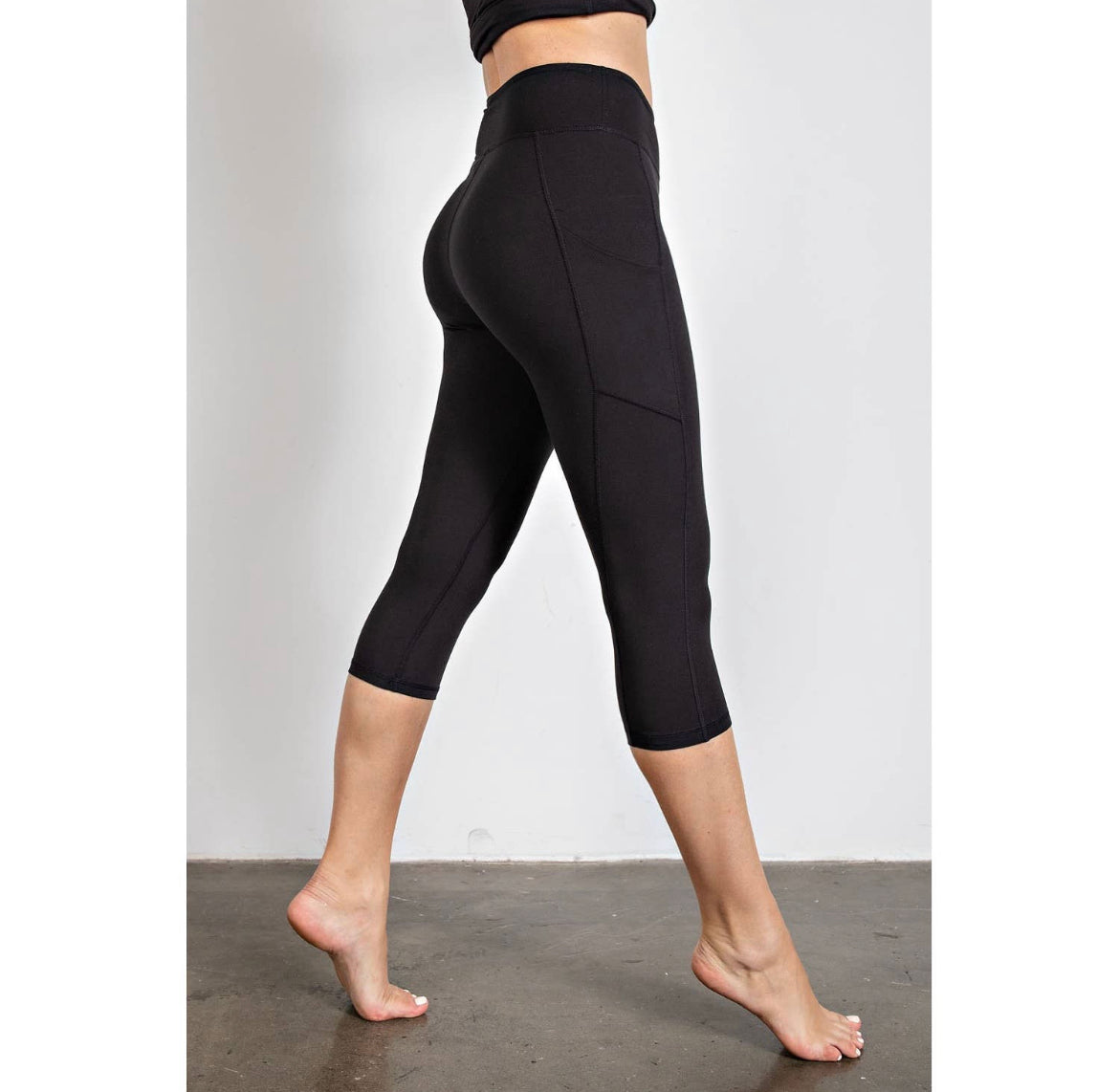 Butter Soft Capris with Pockets! 2 Colors!