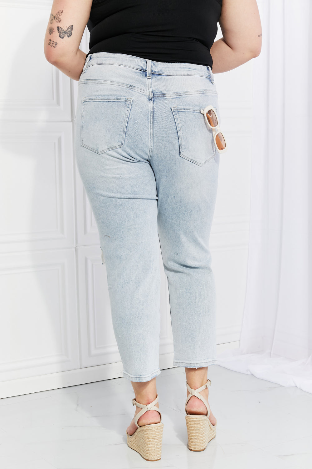 Vervet by Flying Monkey Stand Out  Distressed Cropped Jeans